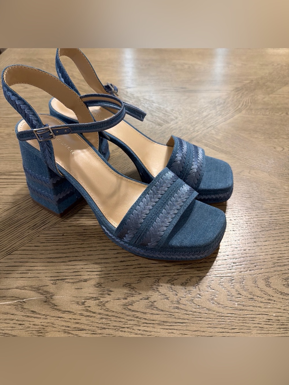 Marc Fisher Women's Honnia Block Heel Sandal -denim 10